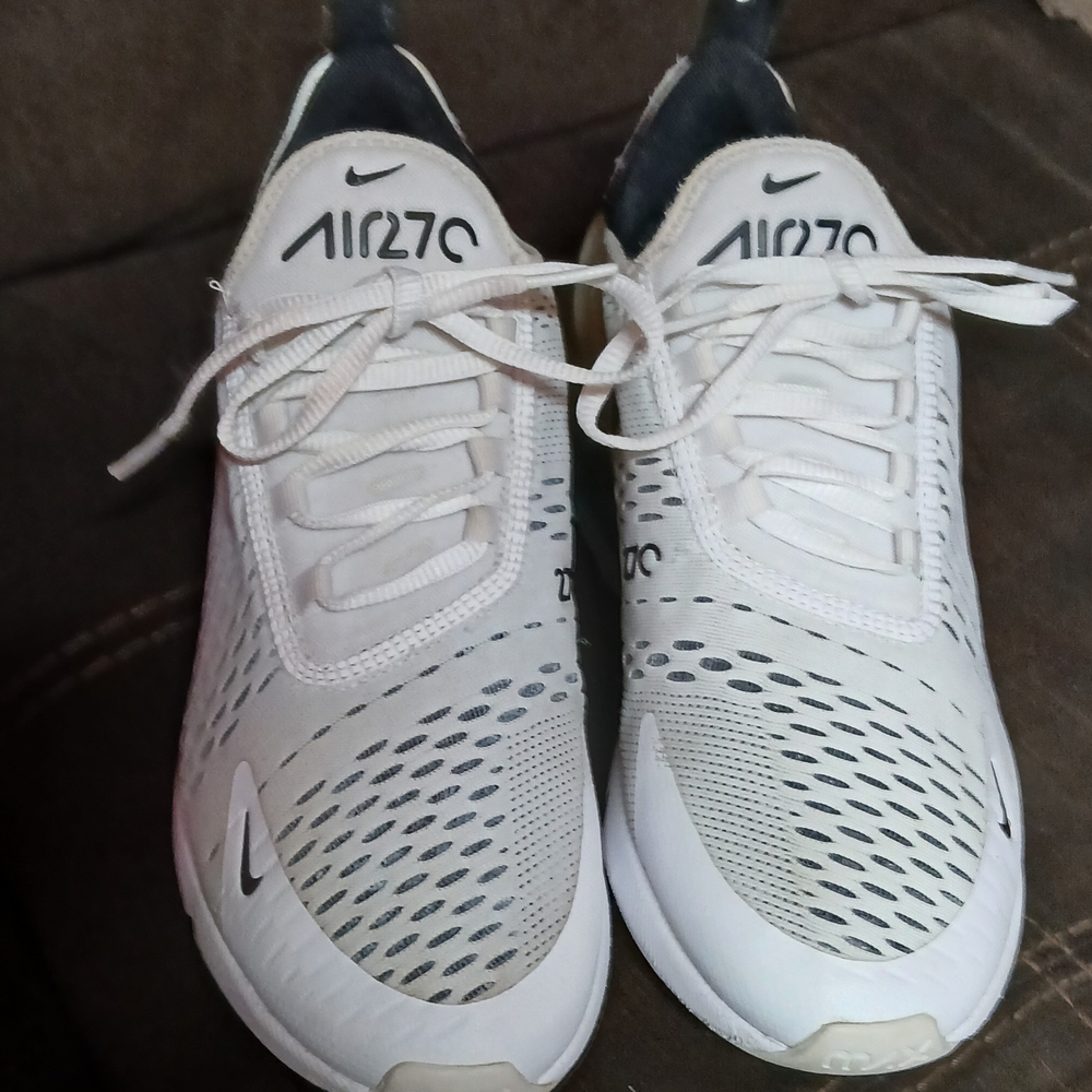 Nike Air Zoom White and Black Sneakers